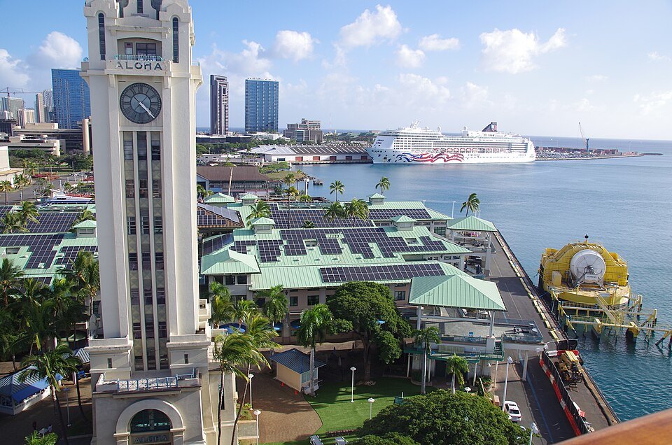 Aloha Tower above the harbor piers