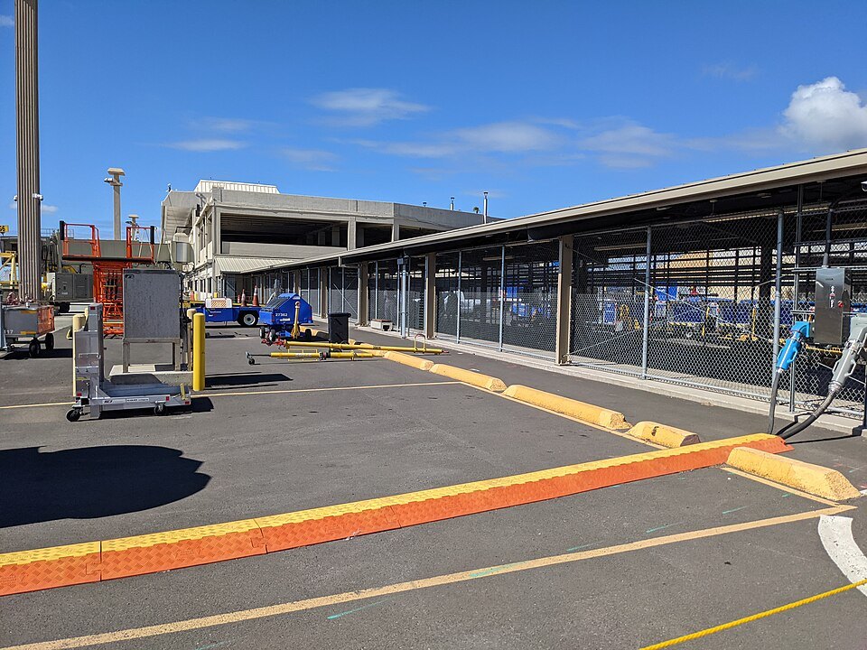 The covered walkway along the airport's roadside at Terminal 2