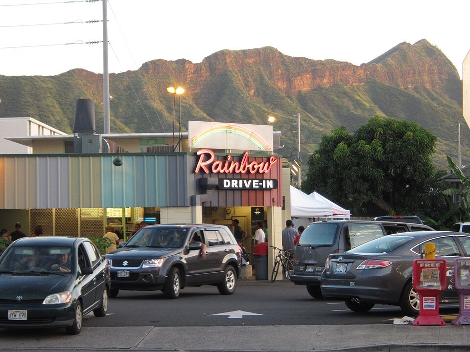 Rainbow Drive-In, Diamond Head's ridge behind it