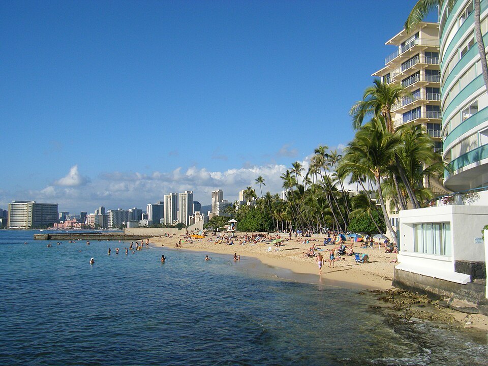 Kaimana Beach, Waikīkī's hotels along the shore beyond