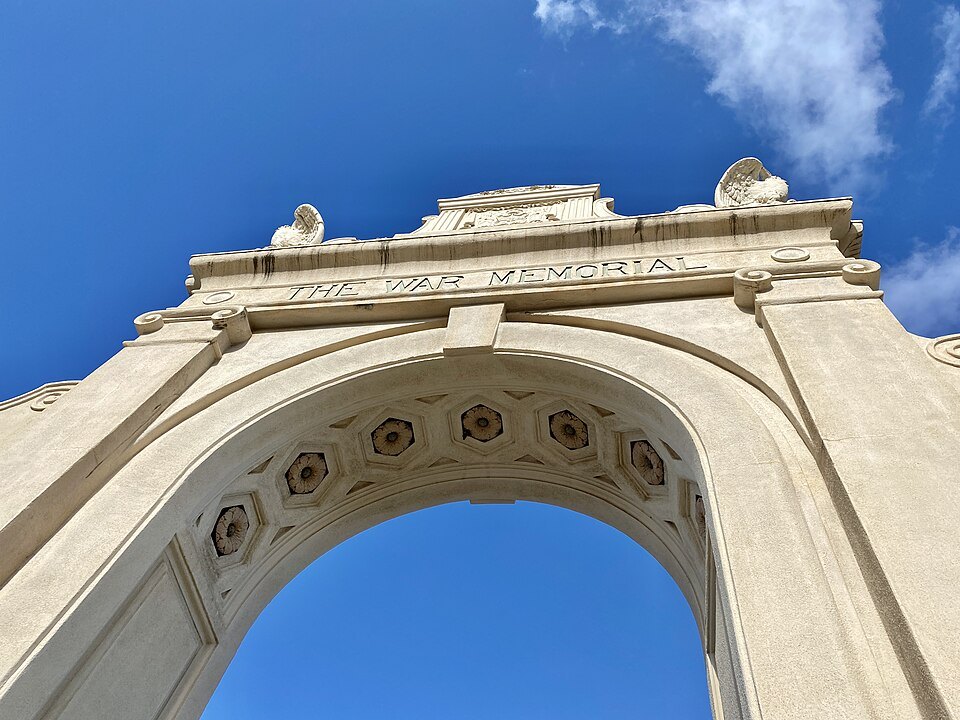 The memorial arch of the Waikiki Natatorium