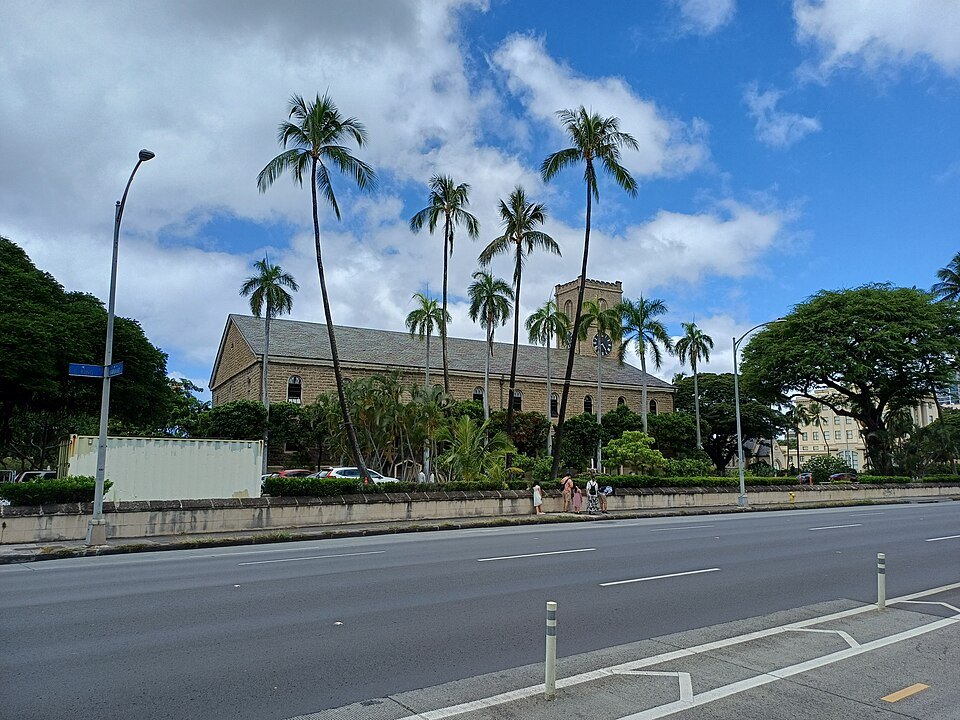 Kawaiahaʻo Church across Punchbowl Street