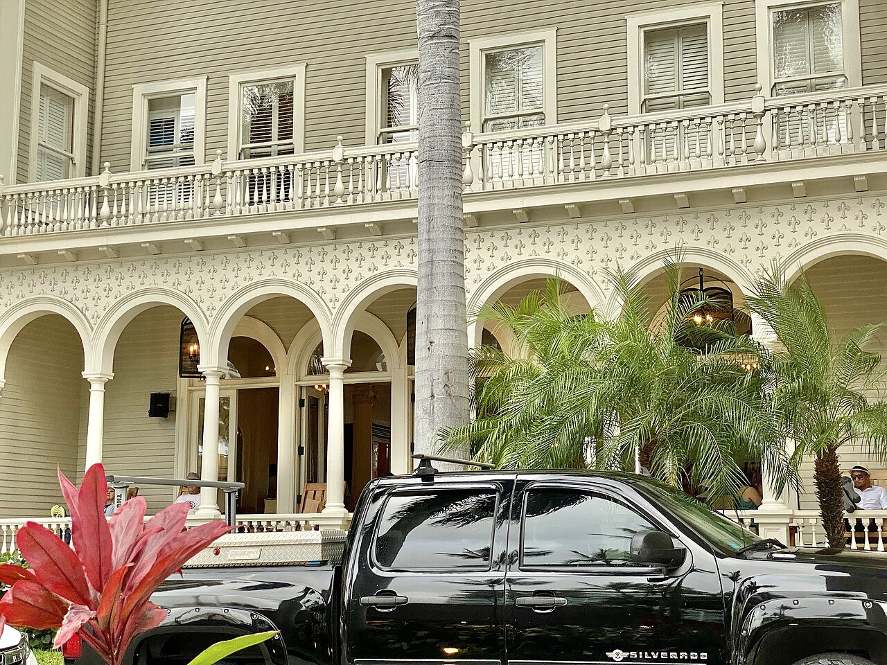 The Moana and the Royal Hawaiian