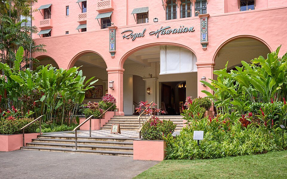 The Royal Hawaiian's pink porte-cochère and gardens